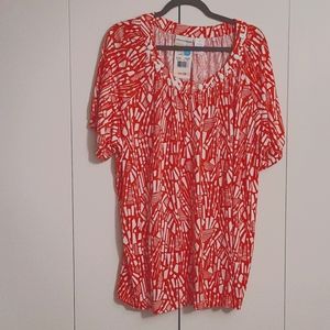 Cute oversized tee, great for layering too